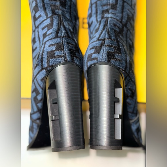 FENDI VELVET LOGO BOOTS - Picture 5 of 13